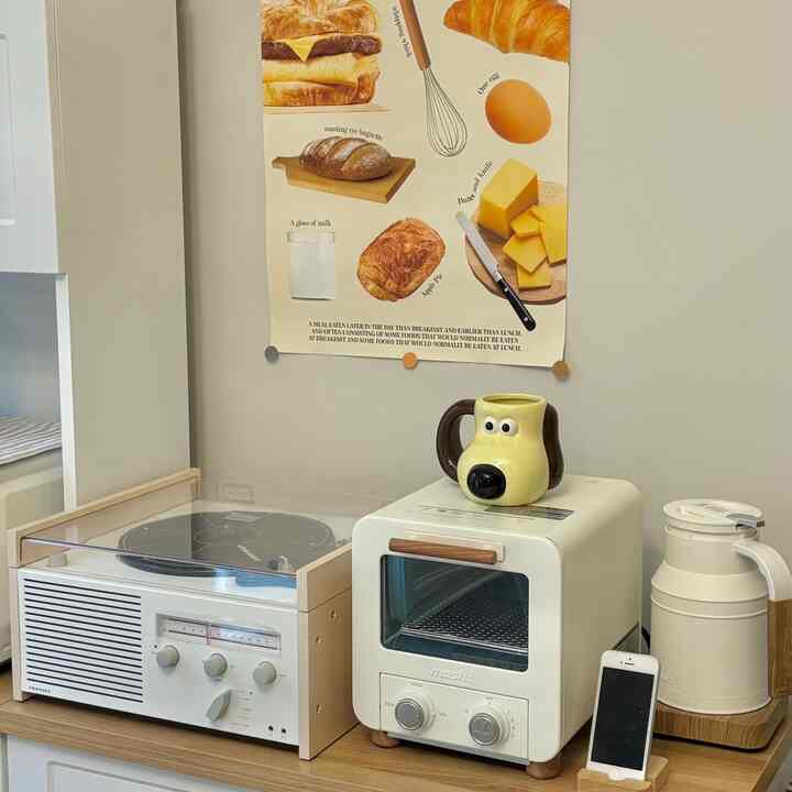 A kitchen with delicious food
#kitchen #kitcheninterior #wood #woodenfueniture #woodkitchen