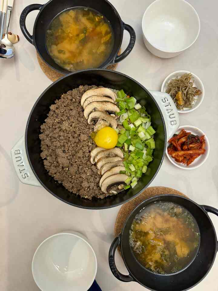 Use Staub for many delicious food🥘🧆🍲
#staub #food #kitchen #babywok #dining #pot #dinner #cooking #rice