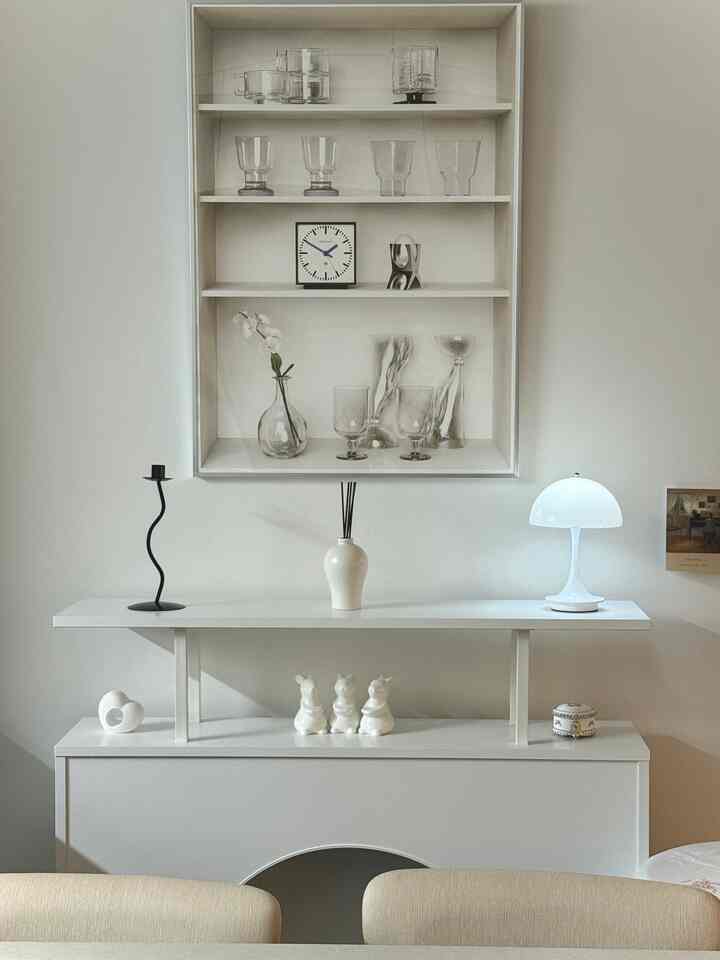 Ini poster palsu yang terlihat seperti rak sungguhan :)

Sebenarnya, ini tidak terlihat seperti rak sungguhan seperti yang saya harapkan,
tapi ini pasti rapi dan cantik!🤍

#ConsoupRecord #예쁜템최고야 #6-6 #페이크포스터 #포스터 #액자 #포스터추천 #액자추천 #페이크아트 #벽난로콘솔 #맞팔 #맞팔해요 #주방인테리어