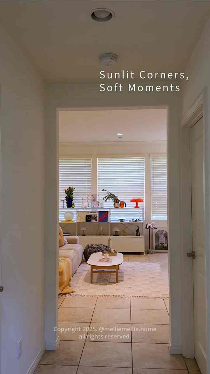 2階アメリカの家の魅力🤍
好きな音楽を聴きながら一杯のコーヒーを作るのが一番幸せです。


＃住宅＃住宅インテリア＃住宅住宅＃アメリカの家＃2階建ての家＃ホームカフェ＃子供がいる家＃リビングルーム＃コーヒーカップ