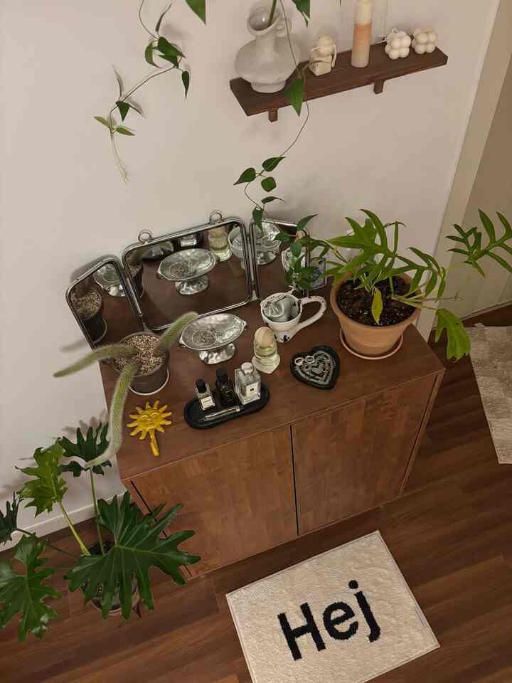  #무드 #집꾸미기 #방꾸미기 #room #roomdecor #roominterior #roomtour #roomdesign #원룸꾸미기 #원룸인테리어 #룸투어  #오늘의집 #인테리어 #오브제 #조명 #아르떼미데 #cozy #woody #우드앤화이트 #우드인테리어 #턴테이블 {22# #식집사 #침구추천 #홈스타일링 #감성인테리어