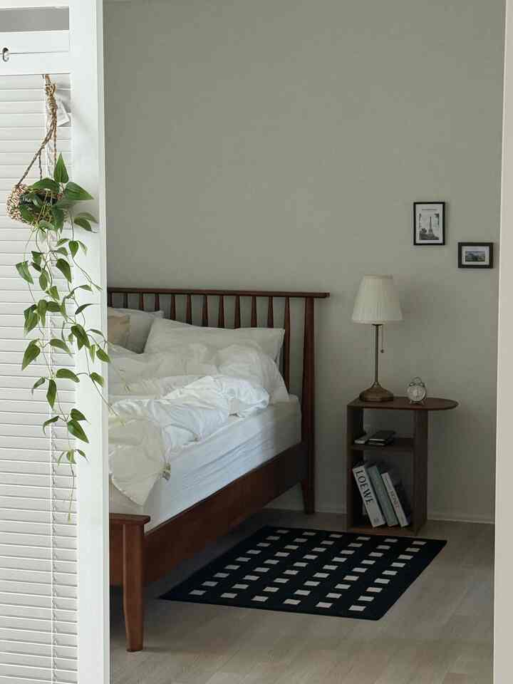 Tagged posts featuring Shoulder Side Table 3