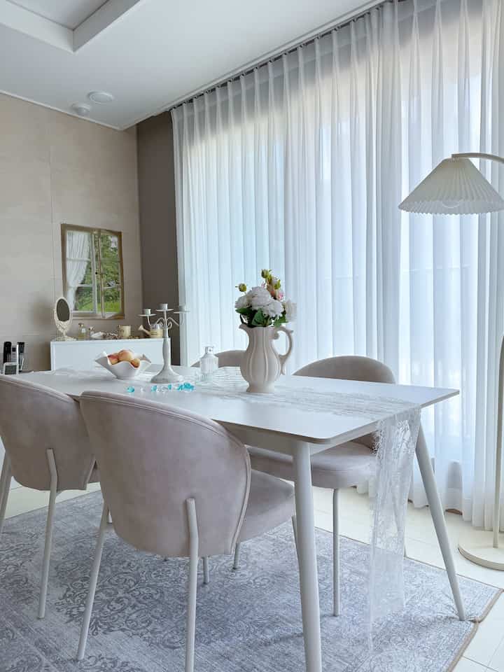 Tagged posts featuring Anqitue Jug-Shaped Planter 1