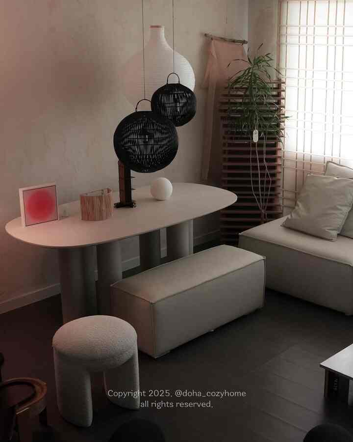 ＃今日の私たちの家の写真だけを撮ろうとすると、曇りの天気に心も丘陵丘陵しようとした刹那！ ☁️がムード古代を生かして構造変更も芽生え、掃除も少し？やってみますか？

新しい家具が来る日でした！ドゥグドゥグ..💫
どこに置くかまたリビングを見てみる？悩んでみて？
構造変更仕上げ後の写真も残してくれます！

このモジュールソファの代替方法
うまくいくかと夫が尋ねた。
他の家具よりもはるかに薄くなります！ 
ソファの足に見える不織布があります。
やはりモジュラーソファはお好みの配置を変えるのがいかがでしょうか？

モジュールソファのおかげで構造変更頻度数がより頻繁になったような？最近。
むしろ良い:-) 🖤
•
•
•
•
•
•
#モジュラーソファ