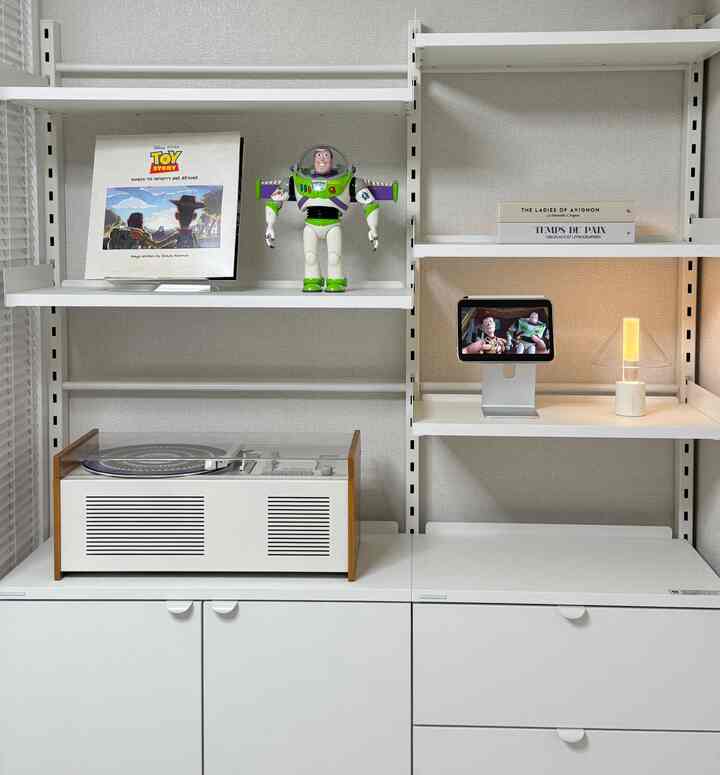 #コンスープ記録

いよいよ!!
予約購入したトイストーリーlpが来ました🧸🫧

私はトイストーリーの歌です
「You've Got a Friend in Me」が一番好きですよ！
ところがこの曲が異なるlpには原曲ではなくエスパニョンバージョンで収録されていたんですよ。

#lp #lpプレイヤー #lpターンテーブル #lp収納 #lpインテリア #lpコレクション #lp収納 #lp棚 #lpゾーン #vinyl #sk61 

だからlp購入を躊躇したが、 
いよいよワンバージョンで出てきたんですよ🫢💜 
予約購入中なので、迷うことなく購入しましたㅎㅎ 
今週末は飽きるように聞くべきですヘヘ🤍 

＃シンヒタ＃シンヒタインテリア＃新婚希望タウン＃24坪＃24平インテリア＃24平アパート＃書斎＃書斎インテリア＃書斎装飾＃書斎ルーム＃書斎部屋インテリア＃モジュール家具
