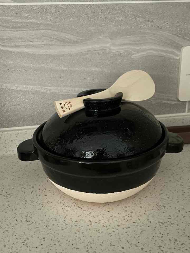 ちょっと見上げる新婚ホームキッチンサリム🫧🤍
ミニマルライフを実現しています。

#鎌島像 #알바알토 #스타우브 #글로벌나이프 #무인양품 #달토끼 #법랑 #웩용기