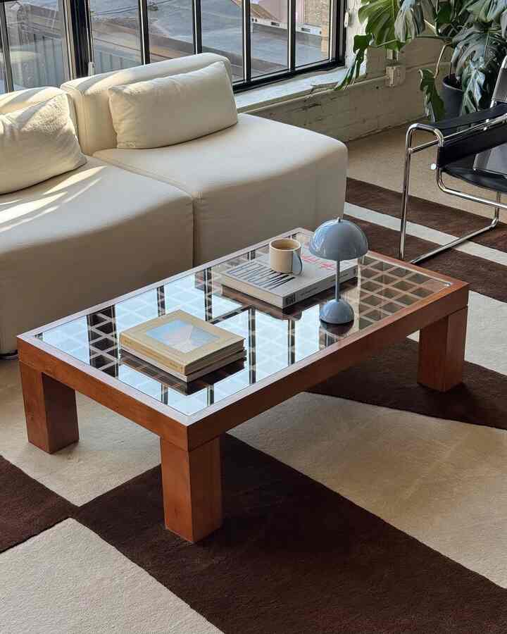 A well-balanced space where clean lines meet soft textures.
It’s calm, warm, and just a little bit playful—like a city apartment that actually lets you breathe.

Credit:@rachelgerdes

#UrbanLoftVibes #ModernButWarm #SubtleStyle #SoftModernism #ZennialSpace #DesignWithCalm
