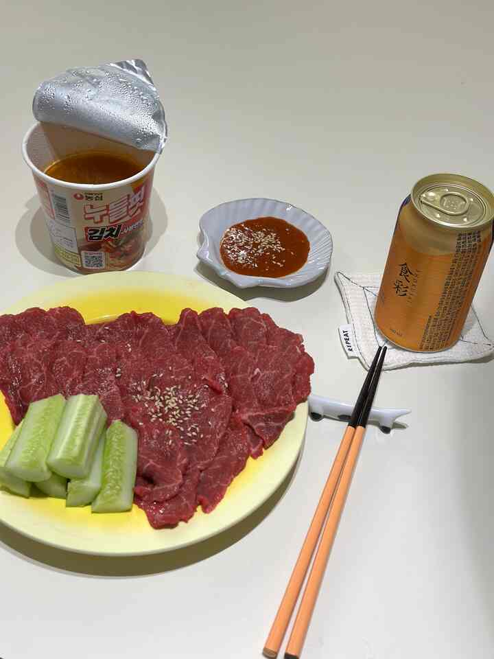 #오홈스토랑 #콘수프기록 #콘수프
今日はフンスルームなしで簡単に  #예쁜접시 #나무젓가락 #우드젓가락 #컵누들 #혼밥 #혼술 #접시추천 #온더테이블 #onthetable #우드트레이 