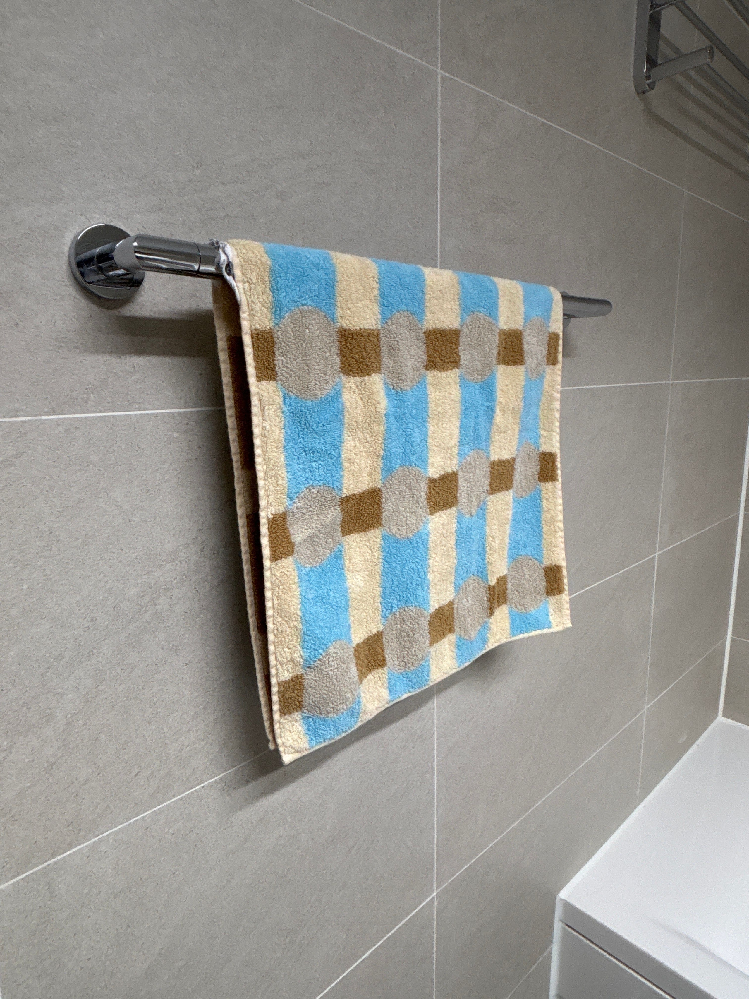 Dot Check Hand Towel user photo