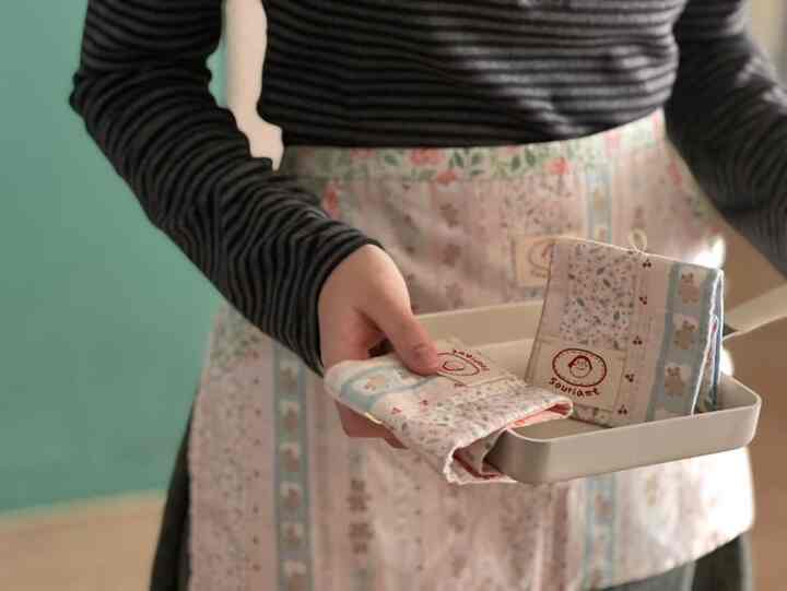 #집에서제일바빠 #콘수프기록

気分に応じて、雰囲気に合わせて着用できる
ミニエプロンを作りました   #애이프런만들기  #소잉 #sewing #handmade #homesweethome #홈스타일링 #집꾸미기