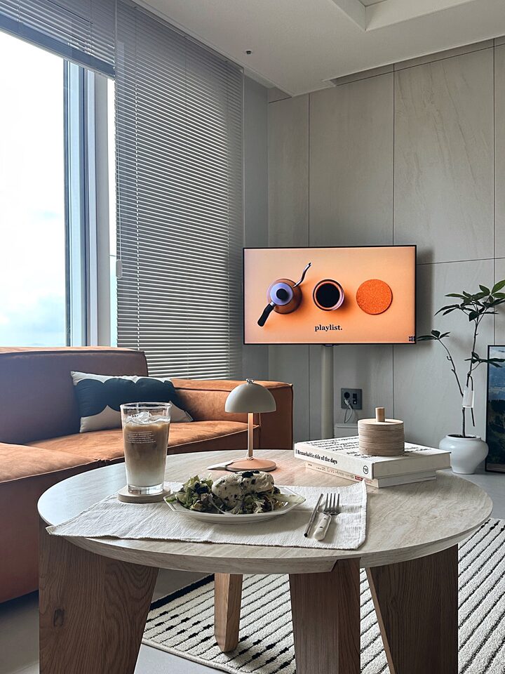 short form carousel card thumbnail