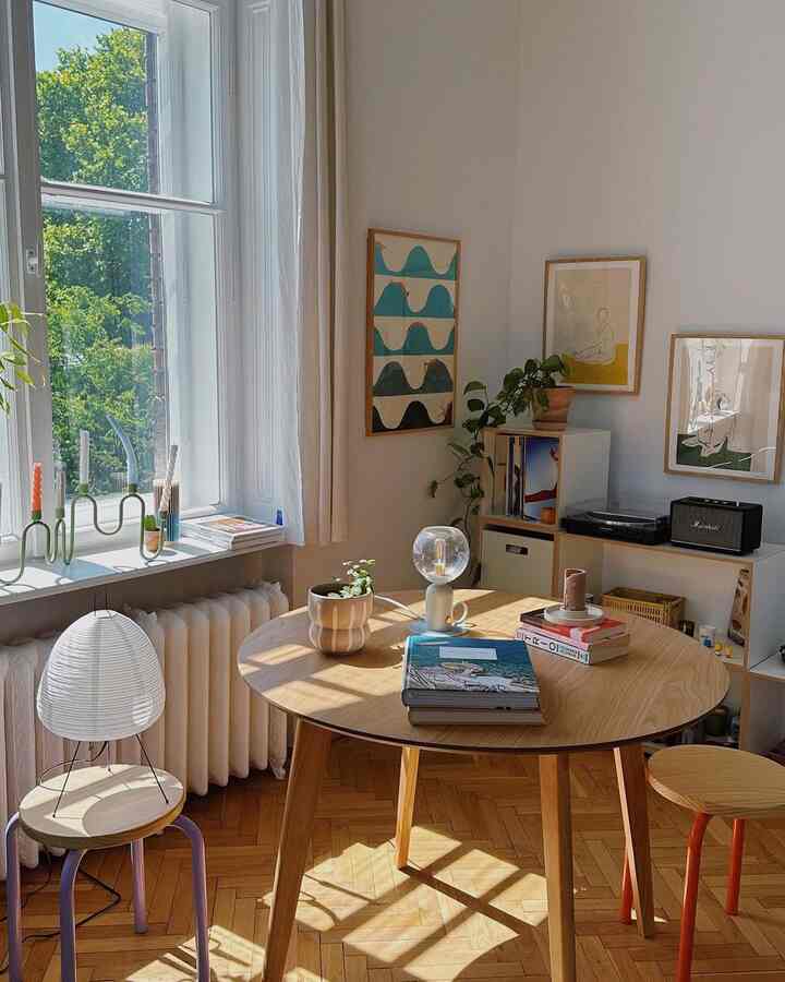 morning light casting stories on every surface 🌞🪴the objects aren’t random. they live here.

Credit: @mengmengliving

#DesignComposition #SunlitInterior #ObjectStyling #WarmModern #MinimalDecor #ZennialSpace #CalmCorners #DaylightDesign