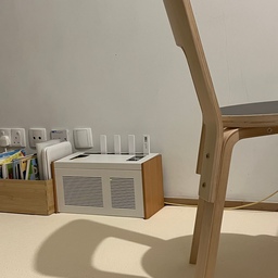 좁은 우리집 거실에 공유기와 멀티탭을 숨겨놓은 정리함
사이즈가 커서 별로일까 싶었는데 가구처럼 안정감있고 좋다! 무엇보다 깔끔해.. ❤️
#셋탑박스정리 #멀티탭정리함 #살림템 #콘수프기록 #거실인테리어 #거실꾸미기 #아이가있는집 
