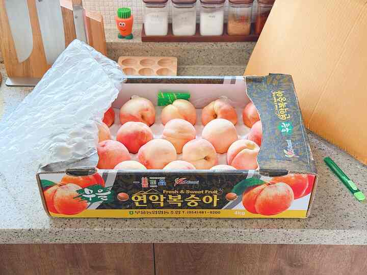 🍑🍒💕

7月にオジムオマートで購入した桃とチェリー..
私は家に住んでいた果物があまりありませんでした。
幸いにも、私が購入した桃とチェリーの両方
本物の新鮮でおいしいので、満足していました:)

（カタツムリの白道中と4kg）
(生チェリー10R対1kg)


＃四季の日記＃日常＃日常記録＃コンスープ記録集
#コンスープ記録
＃今日の庭＃
＃夏の果物＃夏の食べ物＃チェリー＃桃＃ナドンナサン
#ftc10話