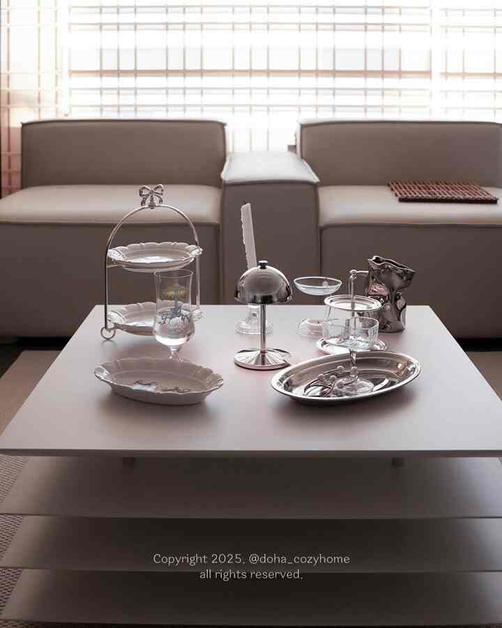 #私たちの家追求最近、ウッド+ブラック+シルバーの組み合わせに新たに陥ったとおっしゃいました。もっと一層落ちました。

特にクロムの新鮮に反射されて漏れてくる暖かい照明のように…とてもやりたかった……
。
。
。
＃ルミール照明＃クロム照明＃シルバー照明＃ジェンスタイル＃シルバーインテリア＃リビングスタイル＃ミニマルインテリア＃無彩色感性＃zenstyle＃silverinterior＃livingroomstyling＃minimaldecor＃neutralspace＃禅スタイル＃シルバーインテリア＃リビングルームコーデ＃ミニマルスタイル＃フラットポイント＃モジュールソファ＃韓屋シェード＃ロマンシェード＃イメージコード 