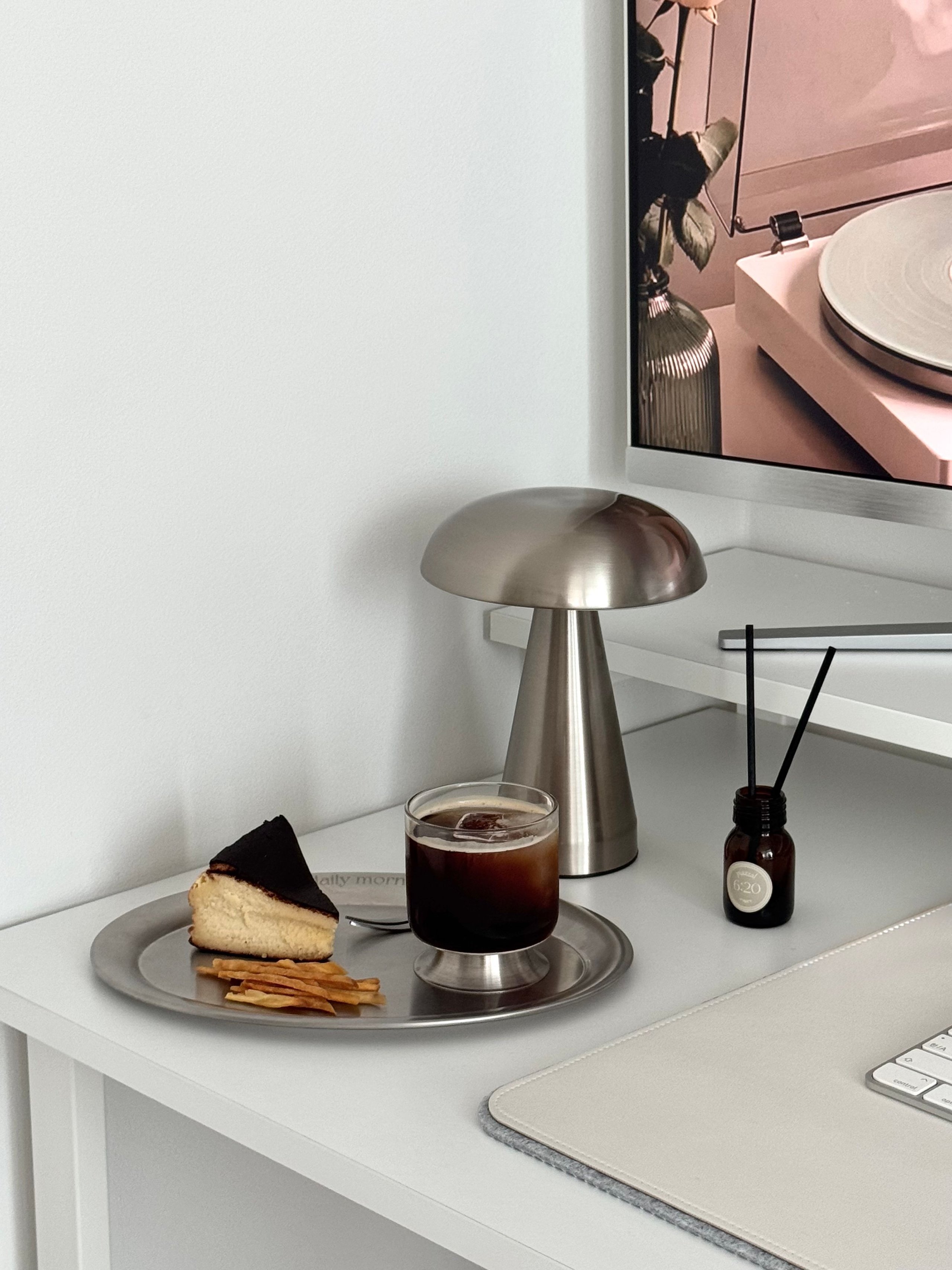 Cone Base Cordless Table Lamp user photo