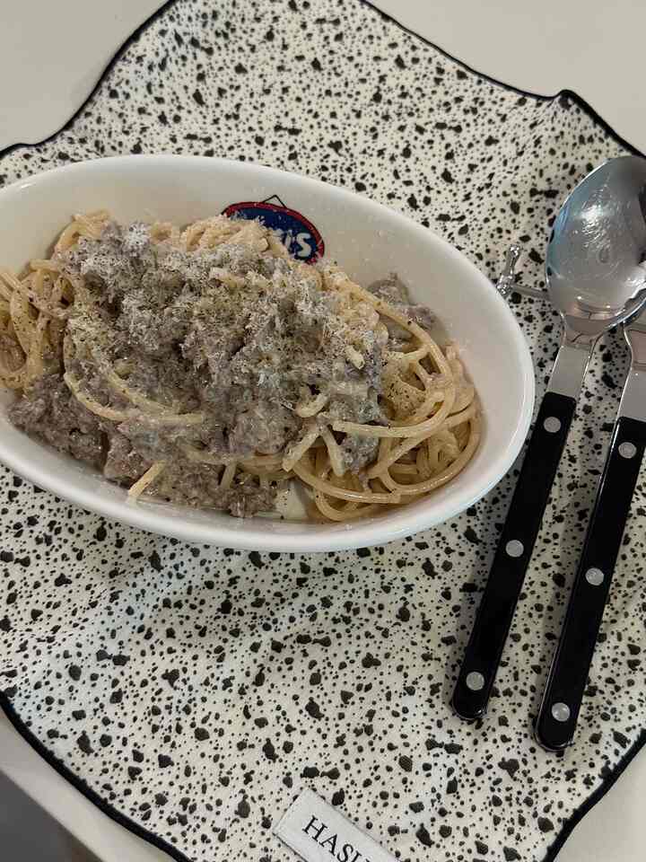 ＃コンスープ記録＃オーホームストア
夫と子供たちの最愛パスタ、焼肉パスタです。
焼き肉炒めたら煮込んで。
牛乳200mlを注ぎ、コショウとチーズ一枚入れてあげると終わるレシピ。

シンプルなのに本当に美味しいですよ！ 
上にグラナパダノチーズを少し着替えれば、素敵な料理になります。


＃パスタ＃ホームクック＃おにぎり＃兄妹の心＃子供の家＃ハシュタ＃キッチンクロス＃サーブル＃セーディ