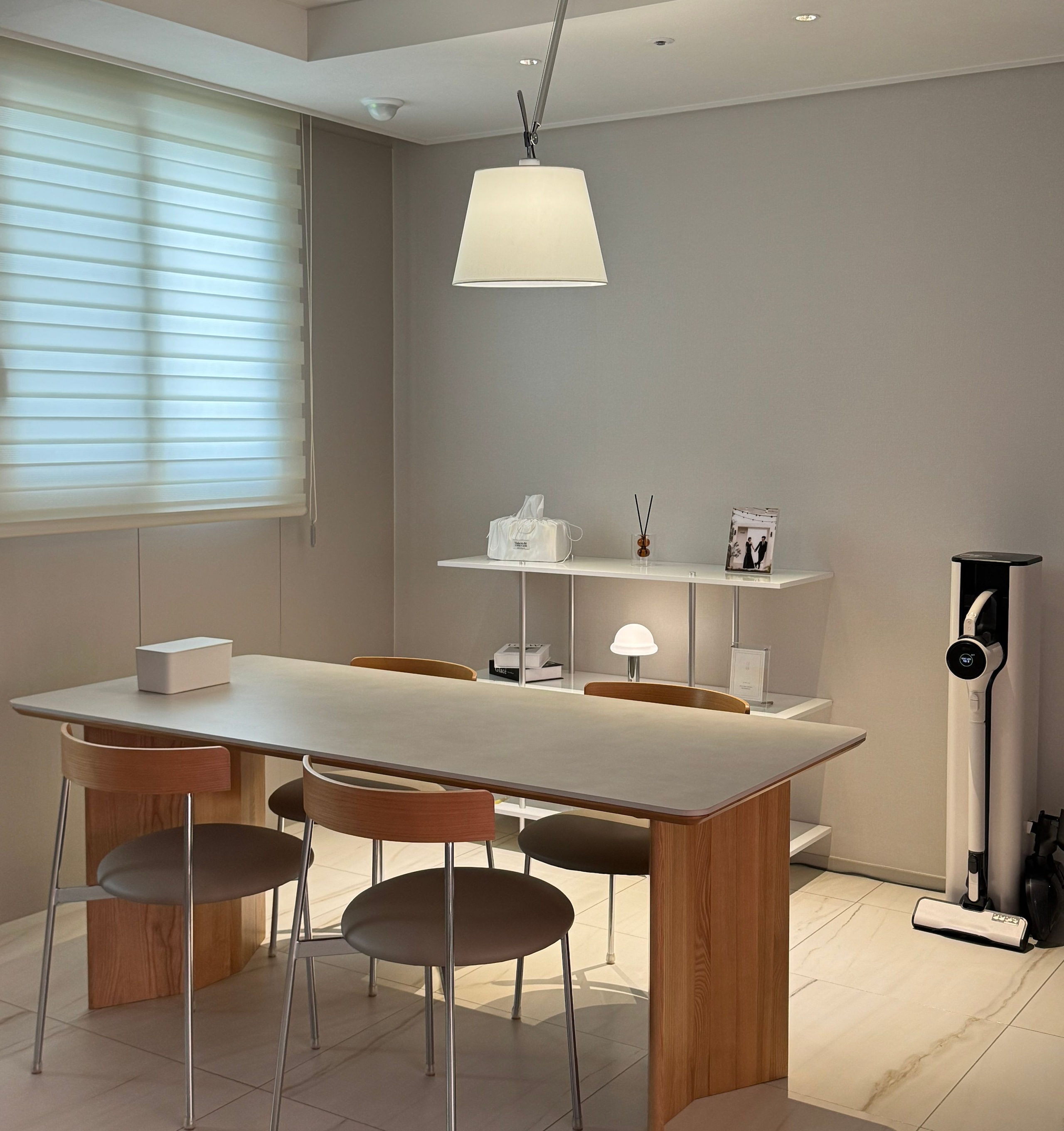 Reversible Ceramic Rectangular Dining Table user photo