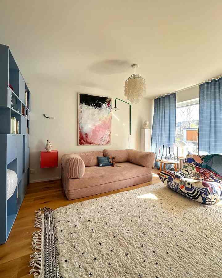 <p data-start="86" data-end="188">A living room where art, light, and comfort come together beautifully 🎨☀️<br data-start="160" data-end="163">
Credit @anna.im.quadrat</p>
<p data-start="190" data-end="240">#CozyLivingRoom #ArtfulHome #InteriorInspiration</p>