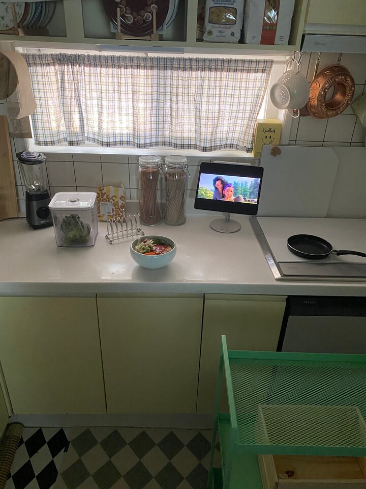 short form carousel card thumbnail