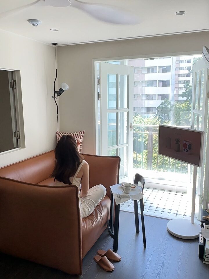 short form carousel card thumbnail