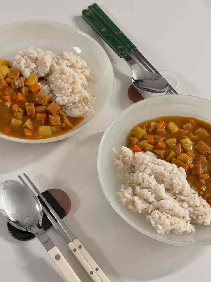 ＃コンスープ記録＃オーホームストア
いつもカレーだけ食べたいけど本当によく食べるカレー、
子供たちがとても好きです。
カレーにスパムを入れてみてください！やさしく噛むスパムの味とカレーがとてもよく似合います◡̈ 


＃レシピ＃カレー＃おがくず＃ホームクック＃ボブスターグラム＃子供食堂