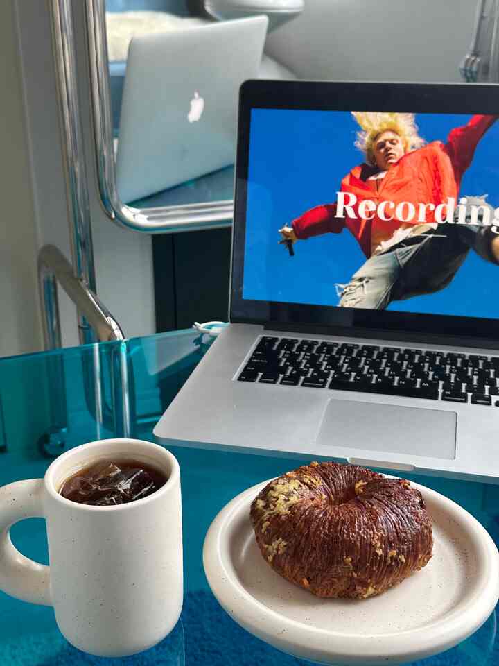 #주말 #아침
Coffee and bread🥐☕️