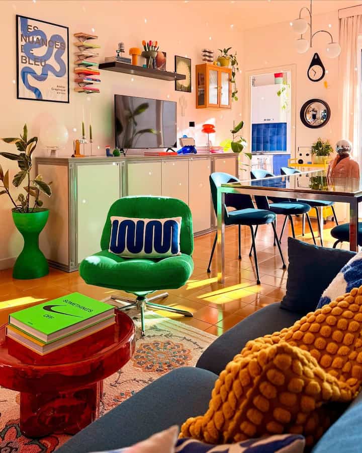 Sunlit mornings hit different ☀️Every corner feels like a little disco of colors.

Credit: @casina.gialu

#SunlitHome #ColorfulLiving #GenZInterior #MorningGlow #PlayfulDecor #InteriorVibes