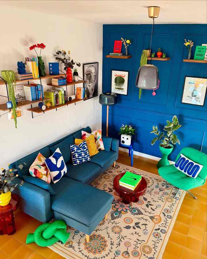 Mixing patterns, stacking books, layering colors… that’s how cozy gets eclectic 🛋️

@casina.gialu

#EclecticStyle #CozyCorners #GenZInterior #PatternPlay #HomeMood #LivingRoomVibes