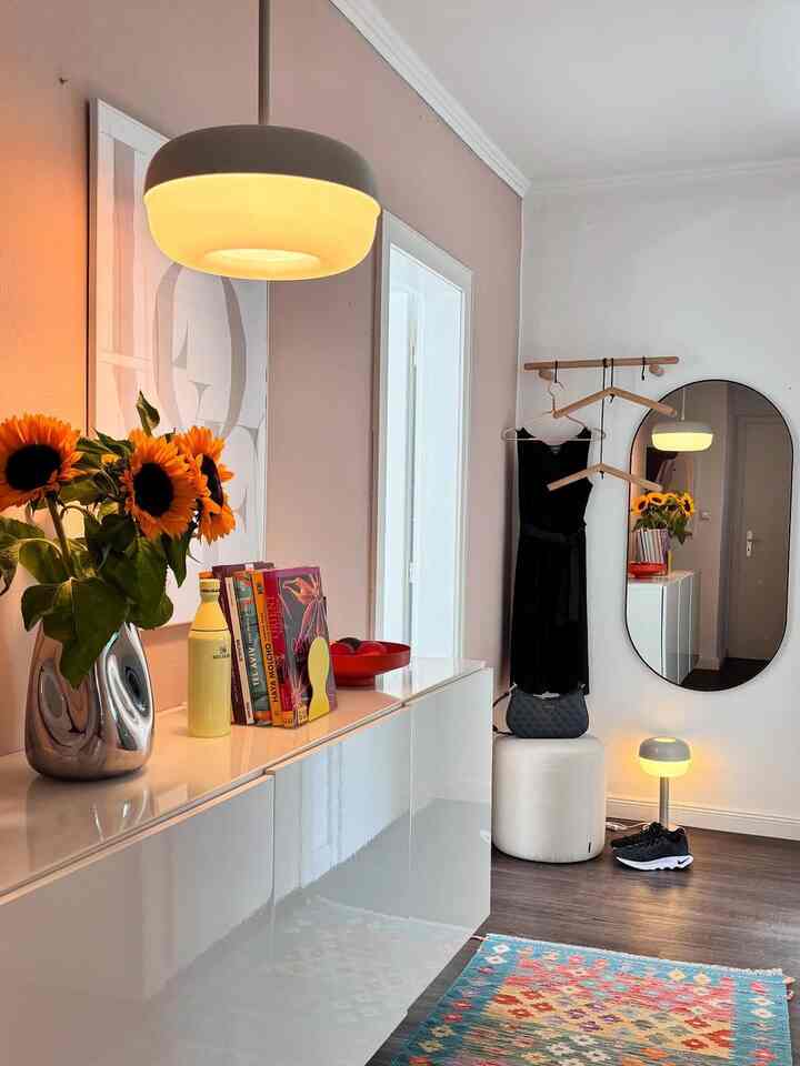 <span style="font-family: -apple-system, BlinkMacSystemFont, "Segoe UI", Roboto, Helvetica, Arial, sans-serif, "Apple Color Emoji", "Segoe UI Emoji", "Segoe UI Symbol"; font-size: 1rem; letter-spacing: -0.3px;">Two lights, one vibe✨ A quiet harmony from ceiling to floor</span>.

Credit: @home.n.mind
 
#LightingDesign #PendantAndLamp #HomeLove #HallwayInspo #InteriorHarmony #DesignDetails