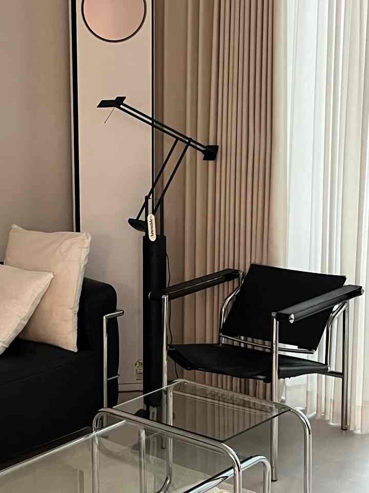 照明の位置を変えてみたいという交配提案を承認した。やっぱり彼の目とは👏🏻👏🏻👏🏻

＃素敵なテム最高屋＃コンスープ記録＃家の装飾＃部屋の装飾＃リビングルーム＃リビングインテリア＃リビングルーム＃リビングライト＃アルテミデ＃artemide＃アルテミデティジオ＃artemidetizio＃照明＃照明インテリア＃ソファ＃リビングテーブル＃リビングチェア＃エアコンおすすめ＃今日の庭＃ヨーロッパのような私たちの家 