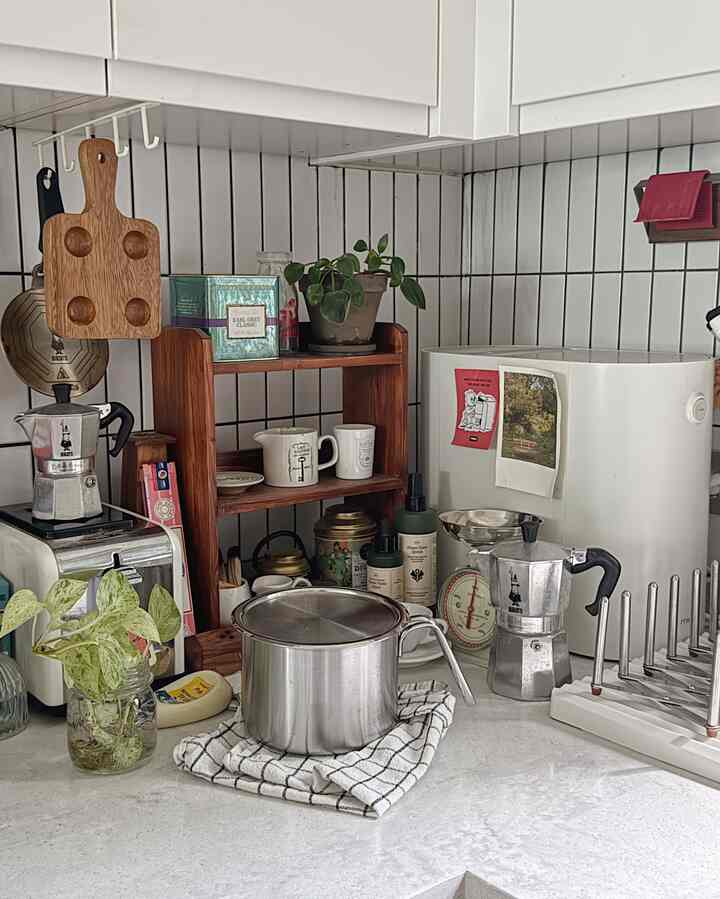 #제품지원
Goatman Tongz is all the rage these days...
This time, you can try the Gottman Heating Tongz in the Today's House edition!
The triple-layer body is made of 316 stainless steel and is suitable for both gas and induction cooking.
And since it's made in Korea, you can trust it!
It's perfect for cooking, side dishes, and even storing ingredients.
And the Gottman Heating Tongz pitcher even has a handle, making it super convenient!

The Gottman Urbane ladle and turner are absolutely gorgeous.
And they're even dishwasher-safe for added convenience!

#Today'sHomeEdition #고트만 #오늘의집 #고트만히팅통즈 #요리 #집밥 #쿠킹 #홈쿡 #요리스타그램 #주방템 #키친웨어 #고트만냄비 #냄비 #냄비추천
