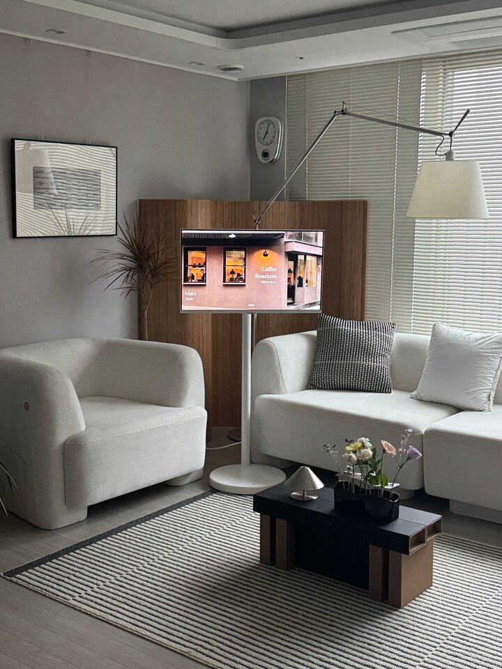 short form carousel card thumbnail