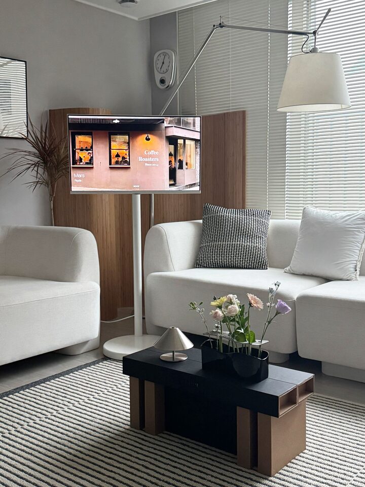 short form carousel card thumbnail