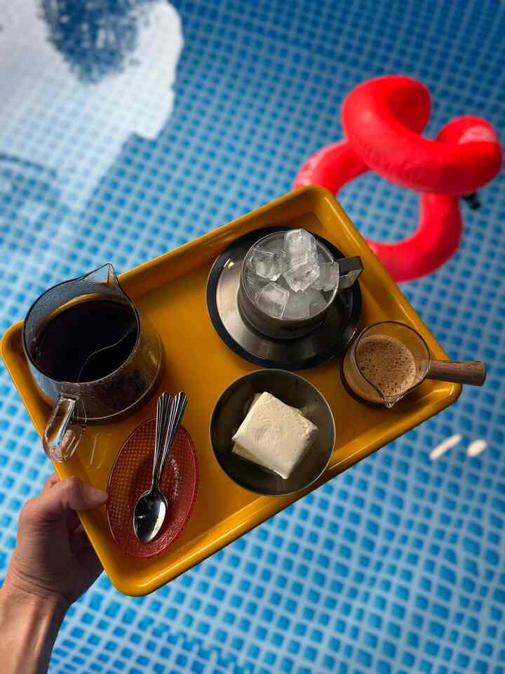  #여름의맛  #야외테라스 #야외공간  #스테인리스컵  #쇠테리어템  #커피맛집  #주택살이 #디저트타임