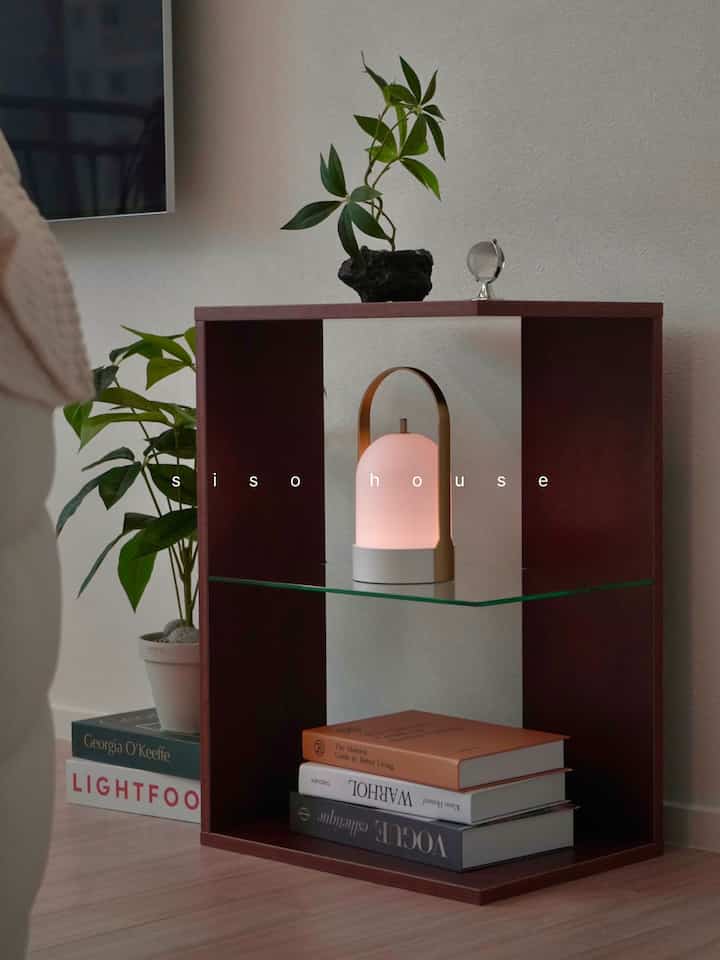 𝐍𝐞𝐰 𝐟𝐮𝐫𝐧𝐢𝐭𝐮𝐫𝐞 𝐚𝐧𝐝 𝐟𝐥𝐨𝐰𝐞𝐫𝐩𝐨𝐬

最近購入した協議と調和🪴
明るいリビングルームの雰囲気にポイントを与えるダークウォールナットの協卓と玄関の鉢植えが空間をより居心地よくしてくれるようです:)

#homeinteriors #home #homedecor #interiors #interiordesign #cozy #livingroom #lifestyle #funiture #roomtour #homestyle #homedesign #インテリア #リビング #ルームツアー #リビングインテリア #小道具 #家具 #リビング #リビング装飾