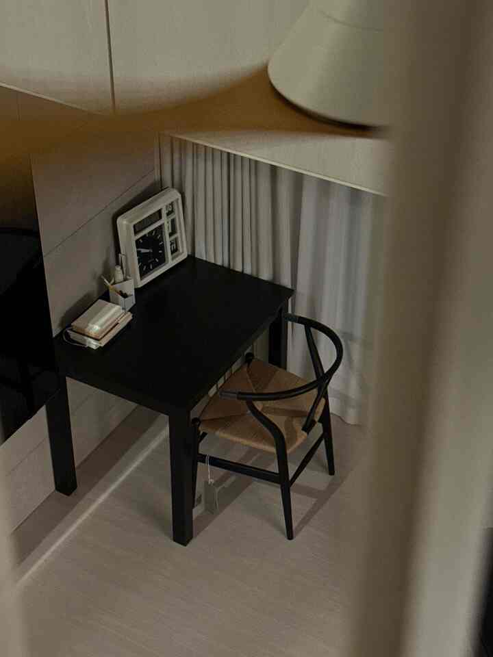 #나만의작업실 #스페셜크리에이터

Tempat persembunyian pribadi saya di rumah... 🖤
Meja saya di salah satu sudut ruang tamu
Dan toko buku di loteng 📚
Dan seluruh ruang tamu, seperti studio 💭

#RuangTamu #오늘의가든 #맞팔 #오늘의우리집 #오늘장면한컷 #우리집포토존 #콘수프기록 #예쁜템최고야 #예쁜살림템 #우리집추구미 #피아바 #복층 #복층아파트 #복층인테리어 #아파트인테리어 #아파트 #복층인테리어 #다락방 #다락 #책방 #선반인테리어 #디엘로