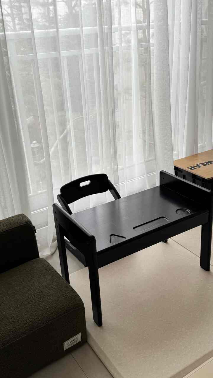 1.5万ウォンでペイントリフォームアフターショット公開します🤦‍♀️✨
ビポがきれいだと言わない… 🤍💚🖤🩶（なんと2日間かかった結果物🎨）

次はシート紙リフォームで..挑戦💫🌟✨

＃25平アパートメント 
#セルイン
＃ftc9のストーリー＃今日のシーン 

#FurnitureMakeover
#FurnitureFlip
#DIYFurniture