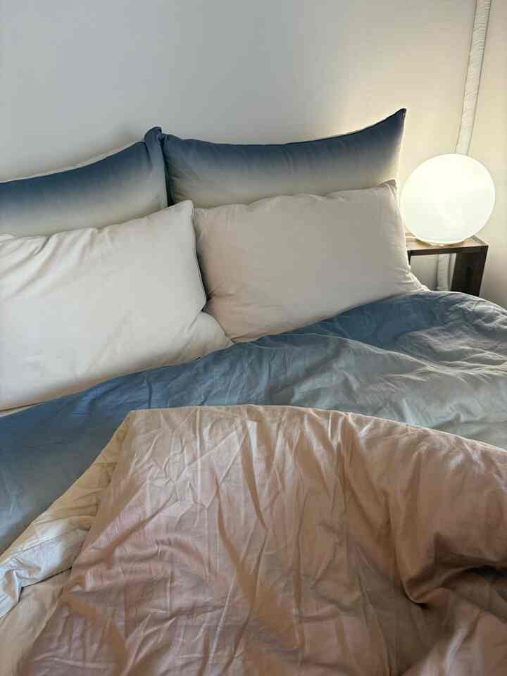 Good morning 🌞✨

#OurHomeToday #원룸인테리어 #원룸꾸미기
#StudioFurnitureArrangement #1인소파 #1인가구인테리어