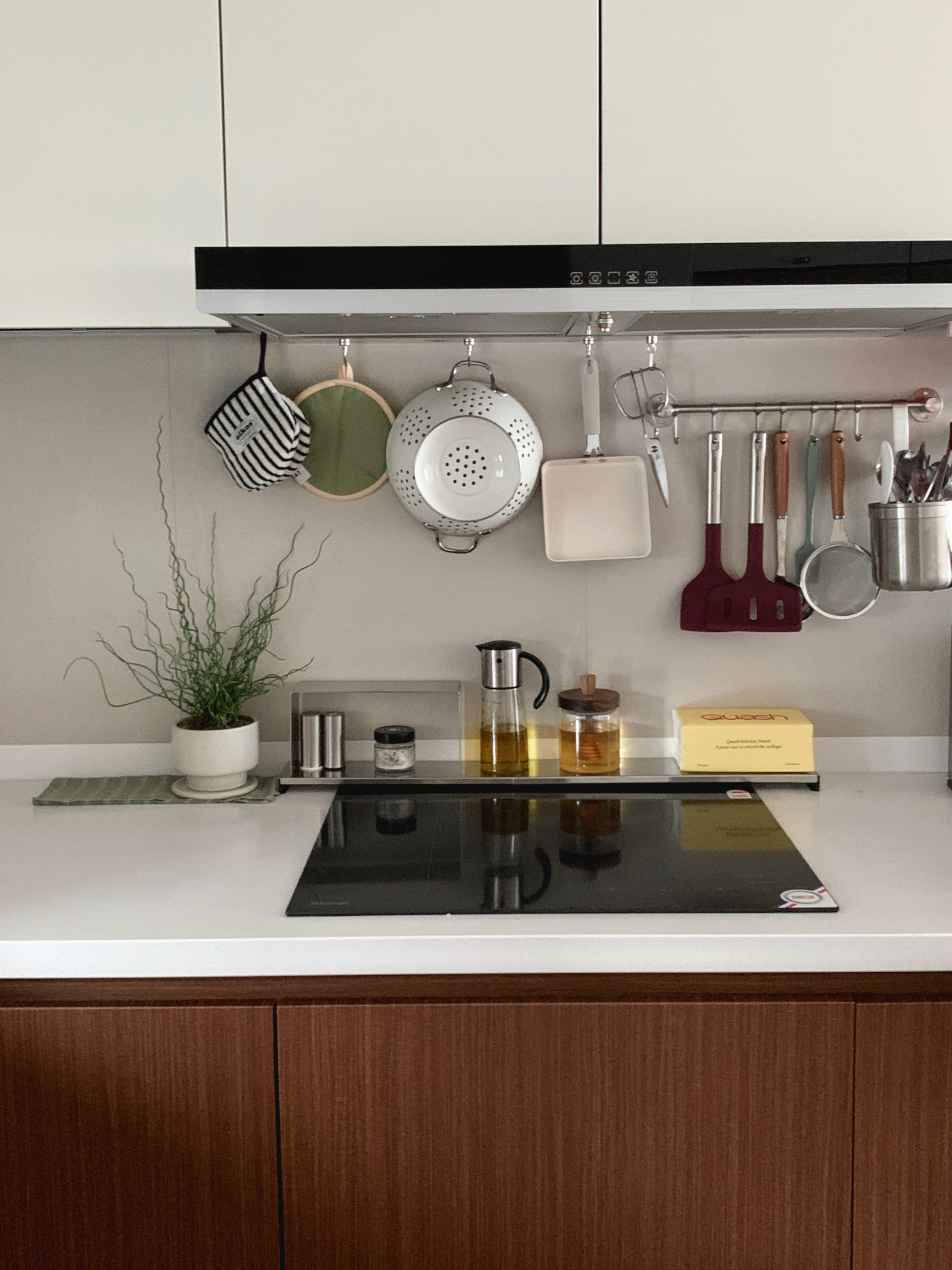 Adjustable Stainless Steel Kitchen Side Shelf user photo