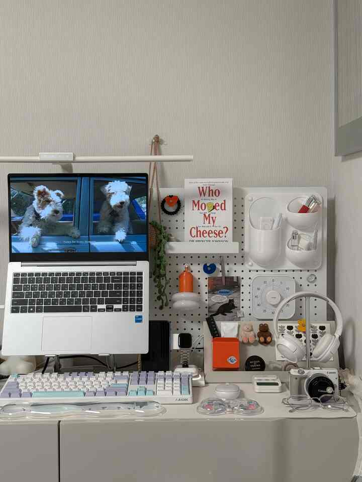 #ワンピースインテリア 
きれいだがいっぱいのデスクテリア、
ポイントに入ったオレンジカラーがとてもきれいですか？
エゴスペースでもっときれいな私の空間！



＃コンスープ記録集