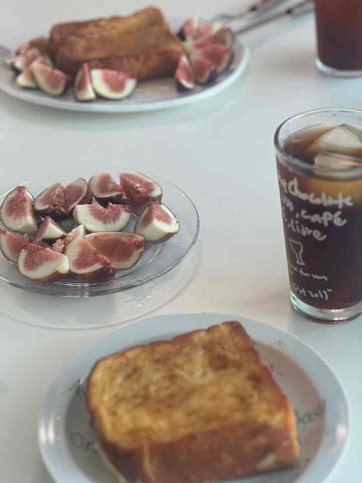 ＃今日の私たちの家＃コンスープ記録集
最近イチジクを食べましたか。.👀
本物はとても甘くておいしいので、一箱一杯です！
だから今日のデザートはプトエイチジクです💛✨

＃イチジク＃イチジクトースト＃フレンチトースト＃ホームカフェ＃ホームカフェメニュー＃週末ブランチ＃ブランチ＃週末日常＃週末記録＃夏のブランチ＃夏の果物＃夏の味＃