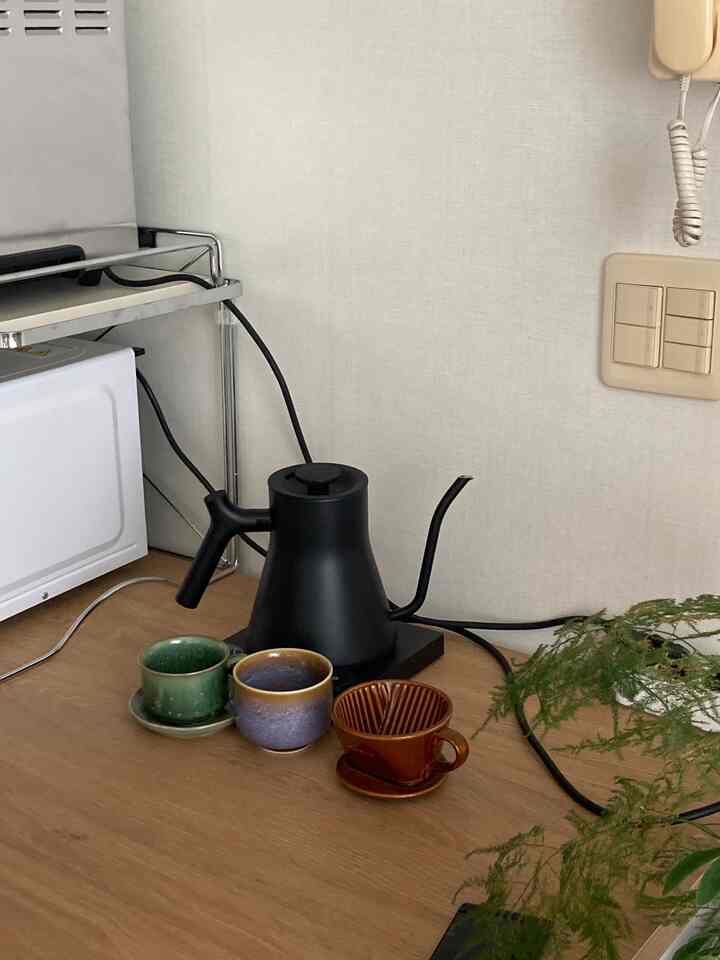 #프리미엄오브제 
感性も機能もすべて満足させるやかんです とても綺麗ですよ！ドリップコーヒーを頻繁にお召し上がりの方なら大満足。 