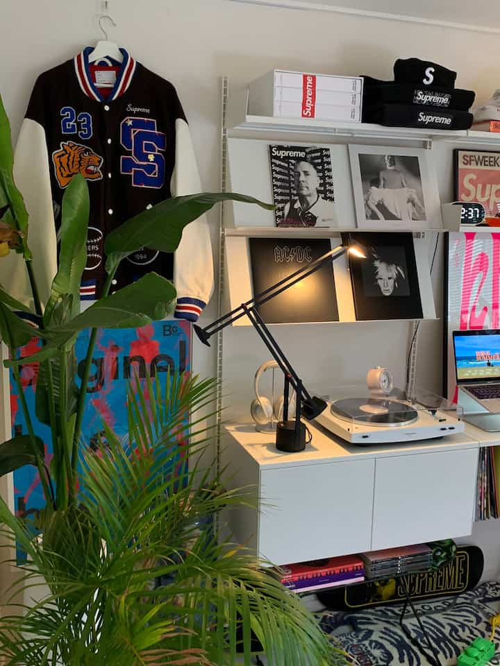 雨の週末

#desk #desksetup #deskterior #bookshelf #posterdesign #supremenewyork #lpplayer #vinly #turntable #lighting #studiodisplay #デスク #本棚 #ポスター #シュプリーム #ターンテーブル #スタジオディスプレイ #interiordesign #interior #rareraw #レアロウ