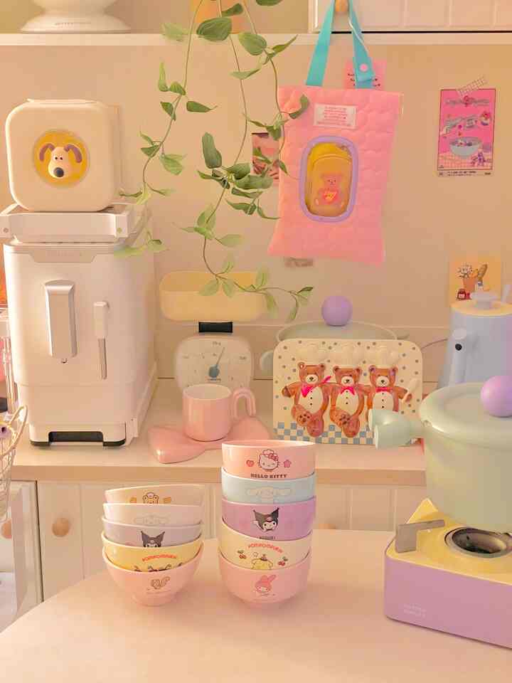 シムクンアイテム🫶🏻🩵
サンリオボウルセットです🏠

炊飯器＆汁器セットです。
シナモロールからマイメロディ、ハローキティ、
フォームフォームプリン、黒美まで！
サンリオキャラクターズ出動ですﷆ˙ᵕ˙ෆ

陶器素材だからもっと気に入って、
ほのかな光が回るのが実物がもっときれいです👍🏻

私のご飯とスープは耳よみが責任を持っています...🧤

＃マグミネ＃コンスープレコード集＃キッチンインテリア＃キッチン＃キッチン用品＃キッチンテム＃キッチン小道具＃赤ちゃん＃ラブリー＃カラー 