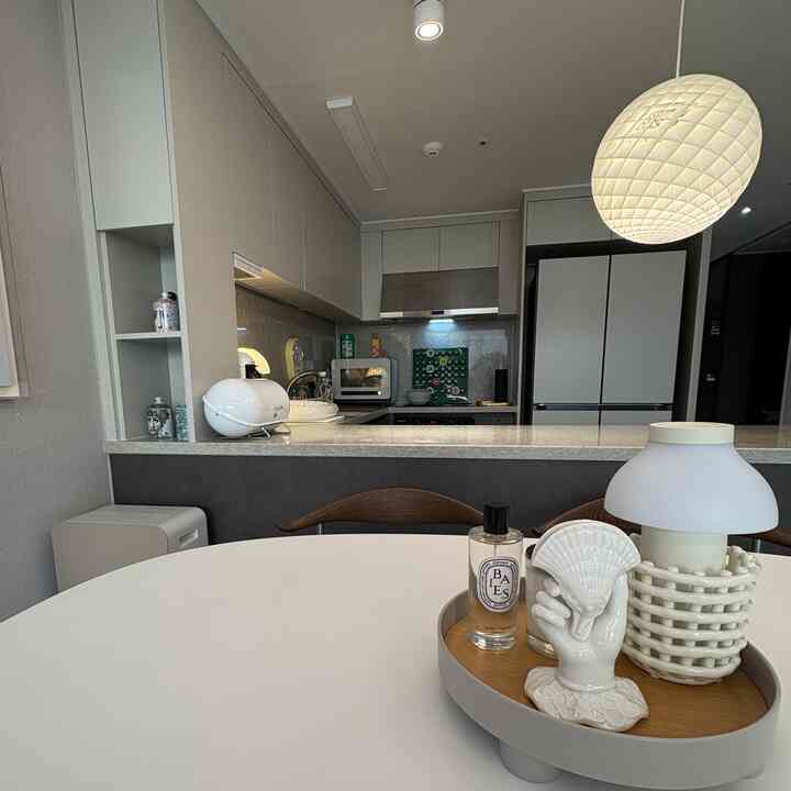 #콘수프챌린지 #콘스프기록 #콘수프기록집 #맞팔환영 #맞팔

🌞朝の日差しと一緒に私たちの家のダイニングテーブルの風景✨暖かい光が落ち着いた空間で一日をじっくり始めます。小さなゆとりの中で感じられる平和な瞬間が最大の幸せです。  #BreakfastTable #HomeCafe #CozyMorning #SunlightMood #DailyInspo #TableSetting #PeacefulMoment #HomeStyle #InteriorDaily  #아침식탁 #집꾸미기 #오늘의집 #홈스타일링