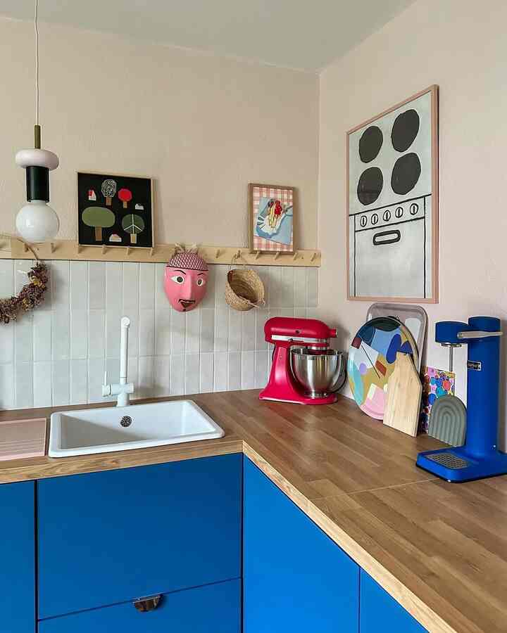 A little color goes a long way in the kitchen ✨
Credit @anna.im.quadrat

#ColorfulKitchen #HappyHome #InteriorInspiration