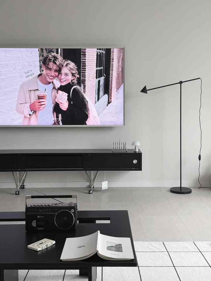 最近聞いた照明とリビングルーム！
あまりうまくいきません🥹

シックで清潔でユニーク 
魅力のニューテムのおかげで
リビングルームの時間は最近もっと楽しいです🖤

＃かわいいテム最高です＃コンスープ記録集
＃ブラック＆ホワイトインテリア＃ブラックインテリア 
＃ブラックポイントインテリア＃リビングルーム＃テレビシート＃テレビダイ＃テレビ棚 
#tvリビングルーム #tv収納場 #長スタンド #長スタンド照明 
＃ジャクソンカメレオン照明＃バミル＃オオオカミ＃ザフレーム 
＃ムードライト＃ムードライトインテリア＃ムードライト 
＃ブラックテーブル＃ソファテーブル＃リビングテーブル
#リビング #リビングインテリア 
