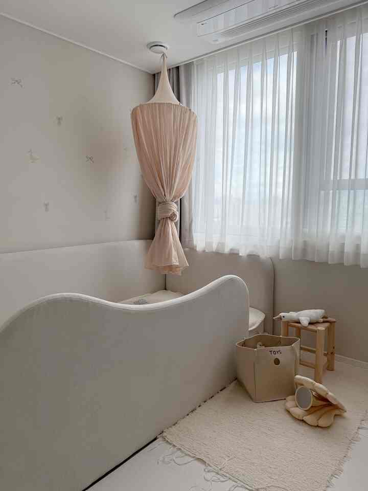 赤ちゃんは愛着人形がとても好きです。 
新しいブランガットアヒル人形を聞いた。

ブランガト人形だけでインテリアまでなる魔法✨
ホワイト＆ベイジートンの赤ちゃんにこだわりません•••

毛も抜け落ちて軽くてそんなのかどうか抱きしめて♥
ムーンセンガルの時、散歩に行くときに無条件に持って行く...
持っていって全部奪われる🥹それでもアヒルの人形はモンズラットです。 

＃赤ちゃんの装飾＃赤ちゃんの部屋のインテリア＃赤ちゃんの部屋＃赤ちゃんの小道具＃出産の贈り物＃妊娠の贈り物＃帰りの贈り物＃愛着の人形＃アヒルの人形＃ブランガート＃ブランガトの赤ちゃん人形＃感性子育て＃ホワイトベージュ＃ホワイトベージュのインテリア＃出産ギフト＃石の贈り物＃百日の贈り物＃国民育児アイテム＃duck