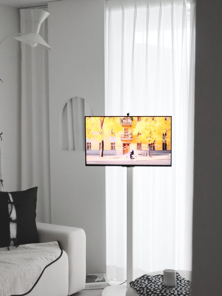 short form carousel card thumbnail